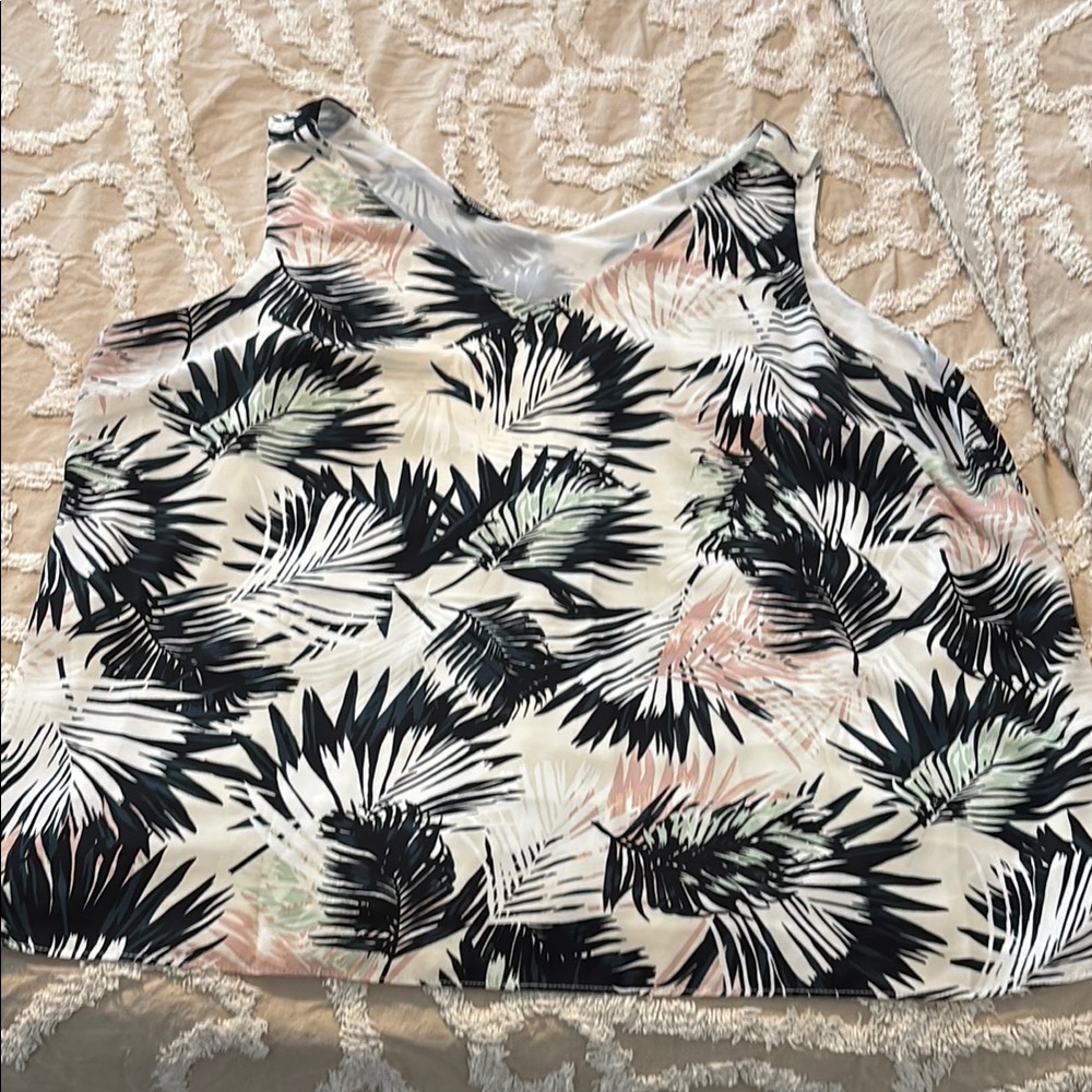 Roz & Ali Palm Leaf Tank Top - Black and White